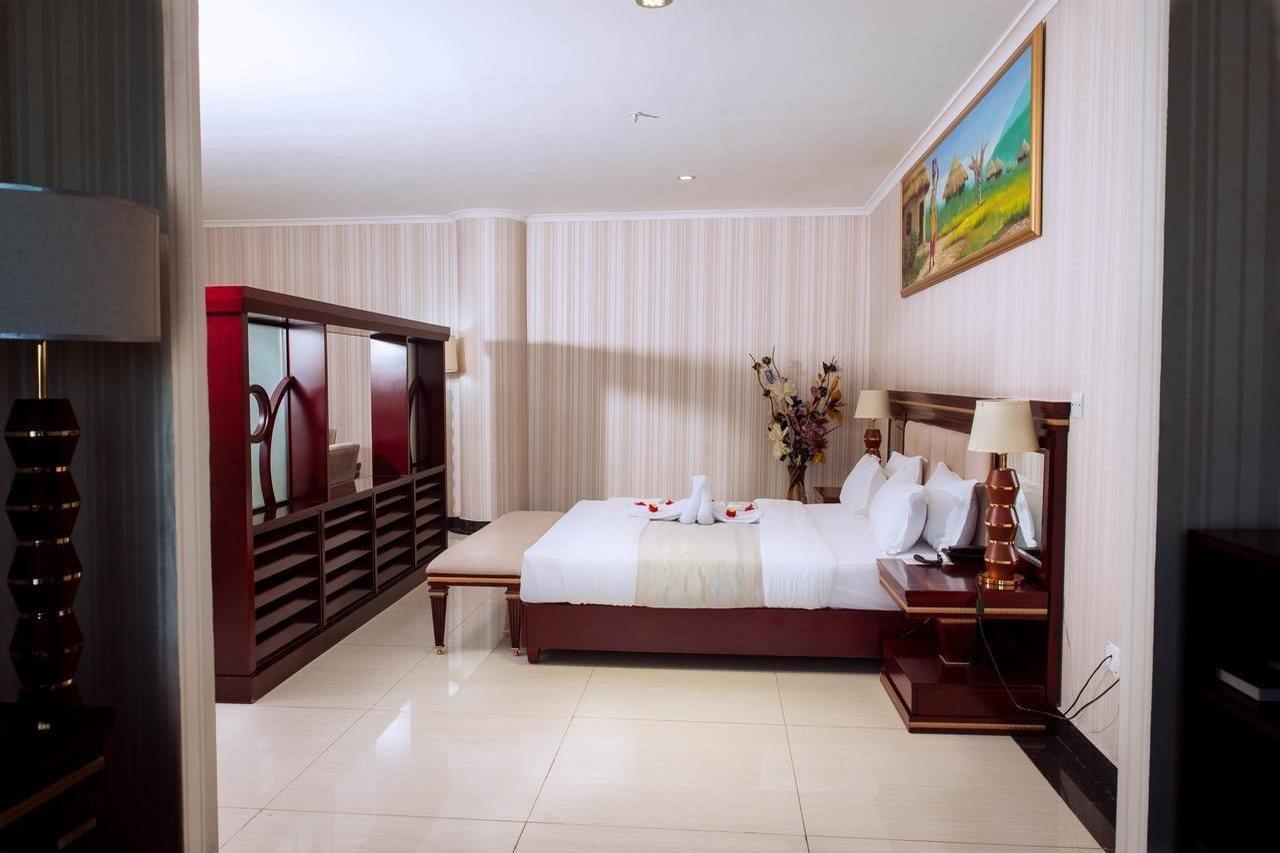 דאר א-סאלאם Peacock Hotel מראה חיצוני תמונה
