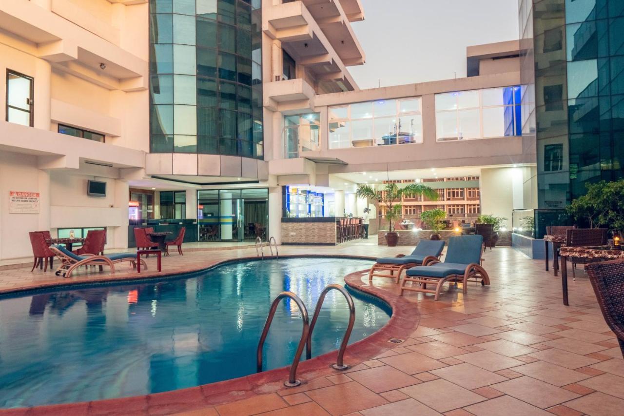 דאר א-סאלאם Peacock Hotel מראה חיצוני תמונה