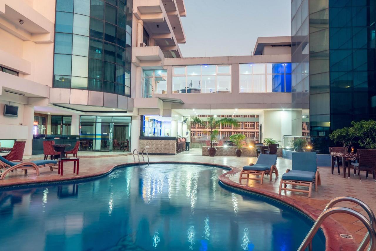 דאר א-סאלאם Peacock Hotel מראה חיצוני תמונה