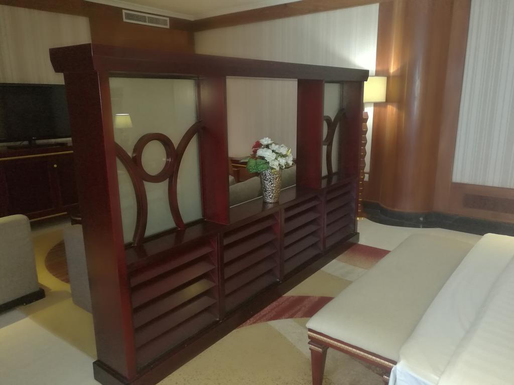 דאר א-סאלאם Peacock Hotel מראה חיצוני תמונה